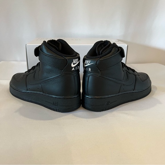 NIB Nike Air Force 1, Black, W Size 9 - Picture 3 of 8